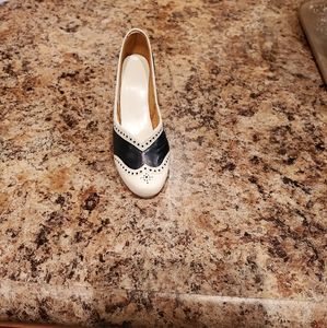 Raine JUST THE RIGHT SHOE "Spectate This"